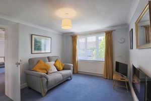 LIVING ROOM- click for photo gallery
